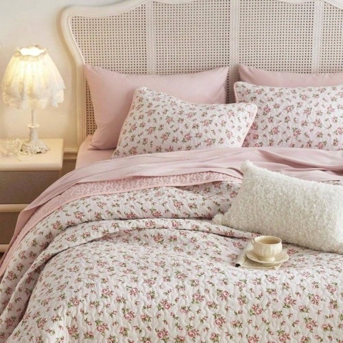 Coquette Cottagecore Floral Quilt Set - Reversible Pink Bedspread