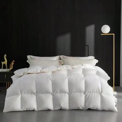 Yun Do White Goose Down Alternative Comforter - Medium Warmth Hotel Duvet
