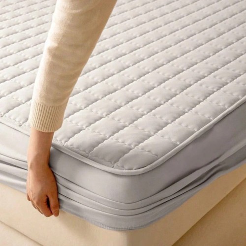 AVXLRQ Waterproof Cooling Mattress Protector - Fitted Bedspread