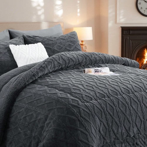 Ultra-Soft Taffeta Comforter - Warm Winter Quilt & Velvet Blanket